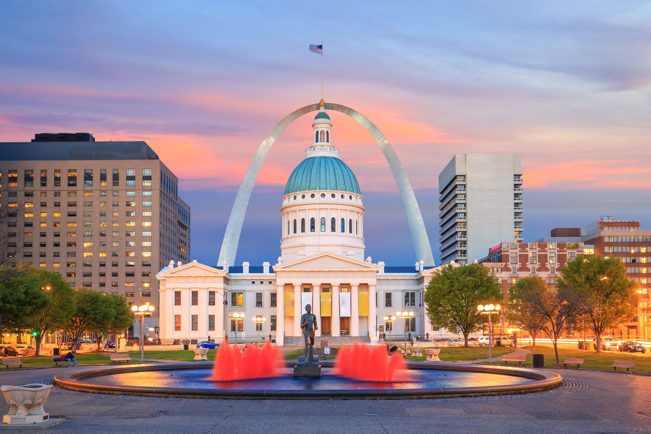 St.,Louis,Downtown,City,Skyline,At,Twilight,In,Usa Market Square Architects Austin