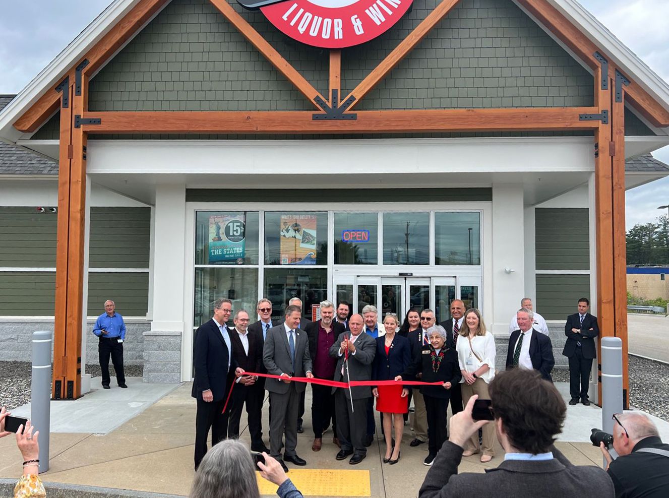 New Hampshire Liquor and Wine Outlet Derry NH